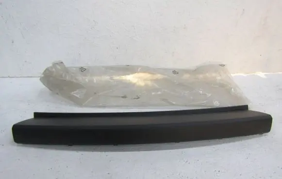 Renault Megane II Rear bumper trim bar molding 8200142008