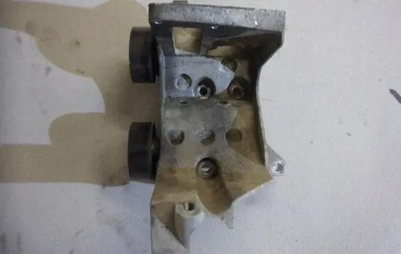 Ford Fiesta Generator/alternator bracket 