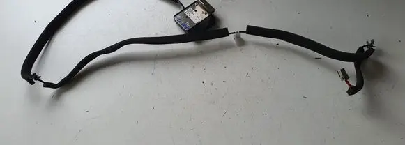 Nissan Leaf I (ZE0) Bluetooth antenna 