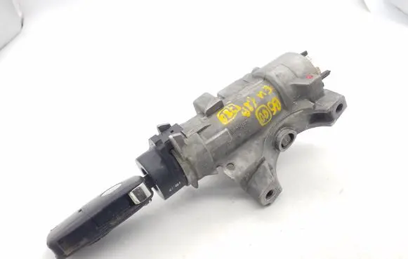Volkswagen PASSAT B5 Ignition lock 4B0905851