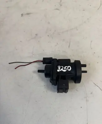 Mercedes-Benz C W203 Turbo solenoid valve A0005450427