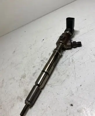 Volkswagen Golf VI Fuel injector 03L130277B