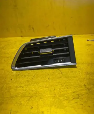 Peugeot 508 RXH Dashboard side air vent grill/cover trim 9686445377