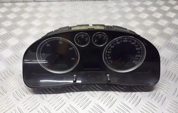 Volkswagen PASSAT B5.5 Tachometer 3B0920849