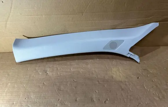 Audi Q3 F3 Front door glass trim molding 83A867233