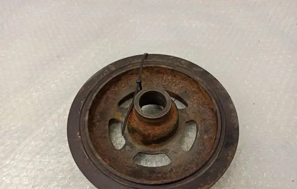 Mercedes-Benz E W211 Crankshaft pulley A6110300303