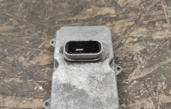 Mercedes-Benz E W211 Xenon control unit/module 5DF00827900 A0028202426