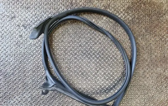 Volkswagen Arteon Front door rubber seal 3G8867337