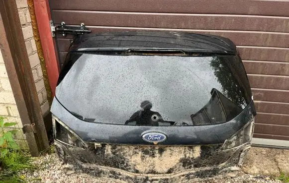 Ford Mondeo MK IV Tailgate/trunk/boot lid