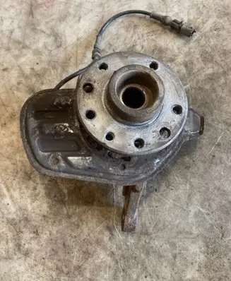Opel Meriva A Front wheel hub 13116030 1296 171