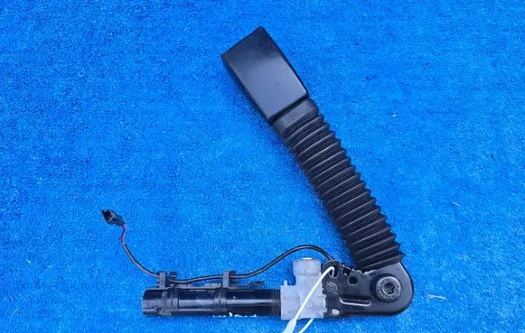 BMW 5 GT F07 Front seatbelt buckle 7328842