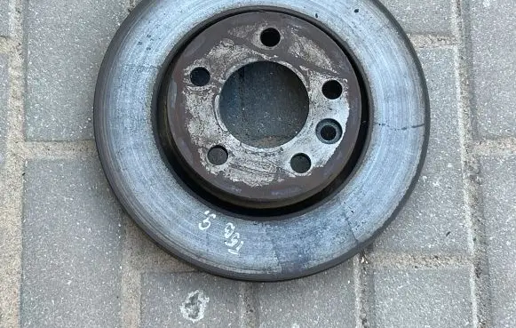Volkswagen Transporter - Caravelle T5 Rear brake disc 7E0615601D