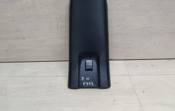 Toyota Prius (XW50) Center console 