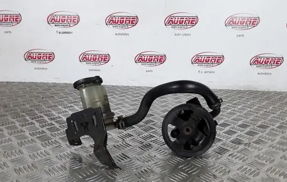 Toyota Avensis T250 Power steering pump