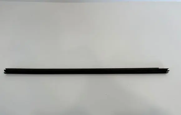 Volkswagen Amarok Front door trim bar 2H0837471