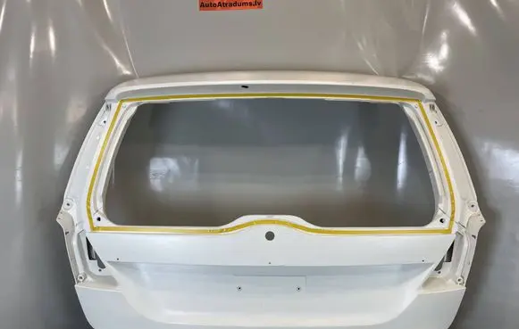 Volvo V70 Tailgate/trunk/boot lid 30674837 3934