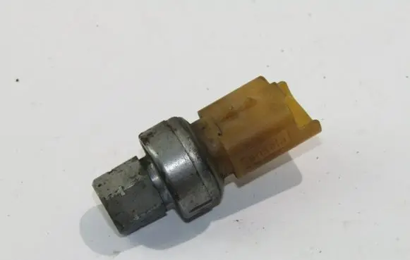 Peugeot 3008 I Oil pressure sensor 9673006300
