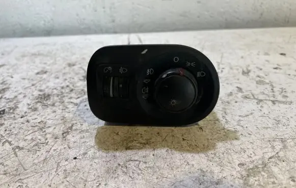Seat Altea Light switch 5P2941431AG 04062555 1744