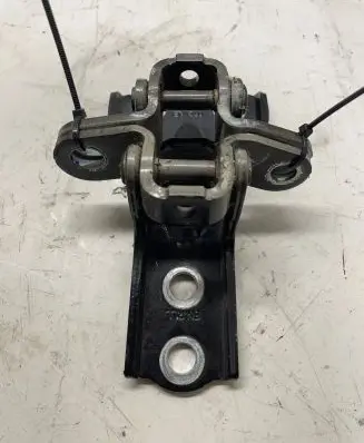 KIA Sorento Rear door lower hinge