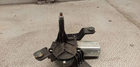 Opel Zafira B Rear window wiper motor 