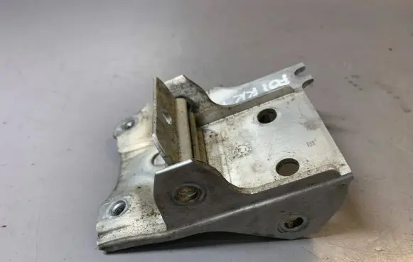 BMW 7 F01 F02 F03 F04 Radiator mount bracket 7186513 7207151 7211161
