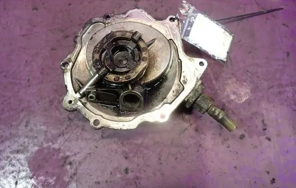 Mercedes-Benz Sprinter W901 W902 W903 W904 Vacuum pump 