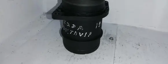 Skoda Octavia Mk2 (1Z) Mass air flow meter 038906461B