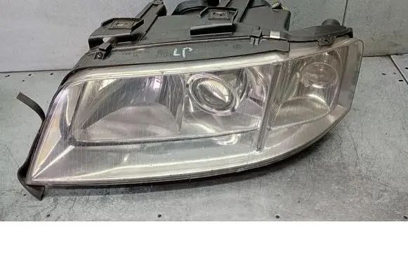 Audi A6 Allroad C5 Front reflector 