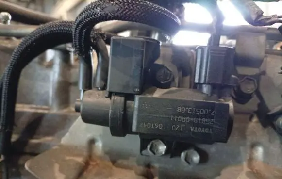 Lexus IS 220D-250-350 Turbo solenoid valve 258190R011