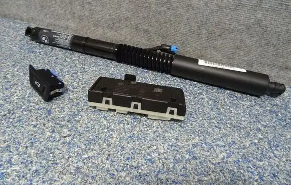 BMW X3 G01 Tailgate strut 7397322 9491418