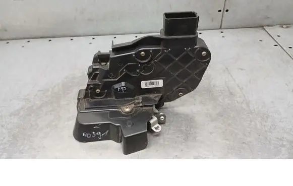 Volvo V50 Front door lock 30753664