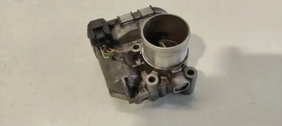 Opel Vivaro Throttle valve 8200330810 8200330812