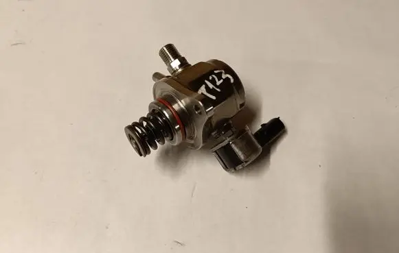 Ford Mustang VI Mechanical fuel pump NR3E9D376BA