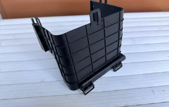 Volkswagen PASSAT B6 Battery box tray 1K0915336B