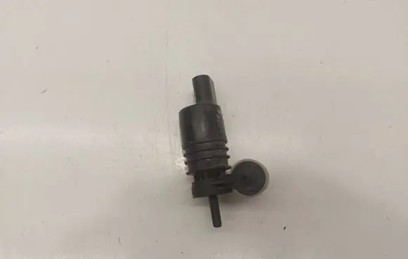 Skoda Octavia Mk3 (5E) Windscreen/windshield washer pump 1K6955651 3122789