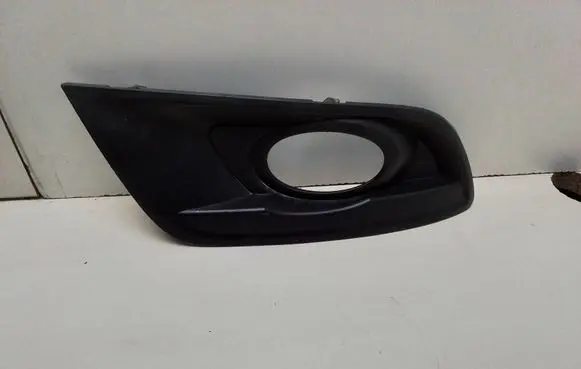 Mazda 3 I Front fog light trim/grill BS3E50C11