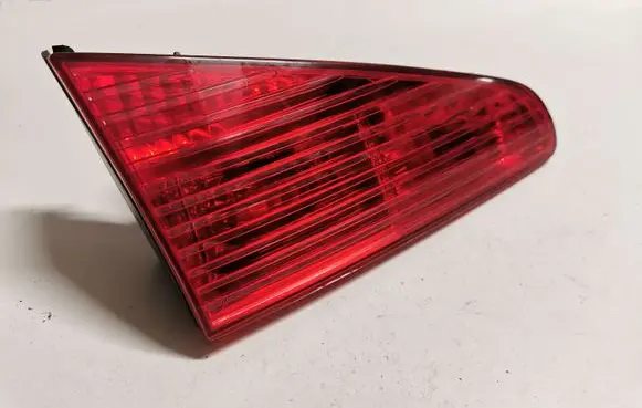 Peugeot 607 Tailgate rear/tail lights