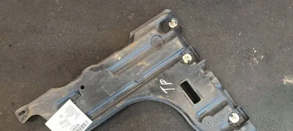Peugeot 208 II Engine splash shield/under tray 