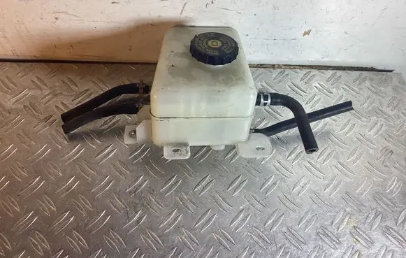Lexus RX 450H Brake fluid reservoir 240520