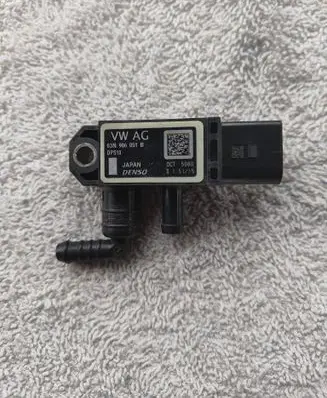Volkswagen PASSAT B8 Sensor 03N906051B