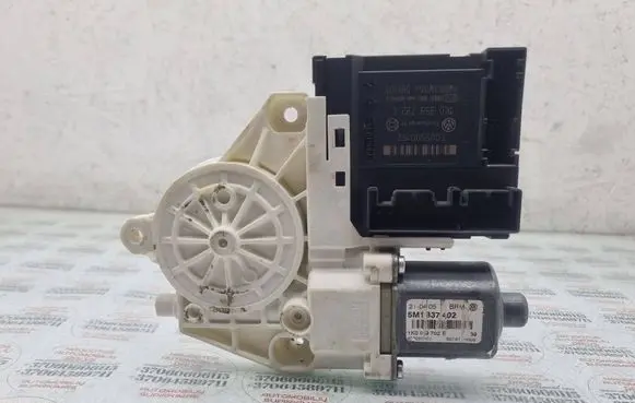 Volkswagen Golf Plus Front door window regulator motor 5M1837402 1K0959702E