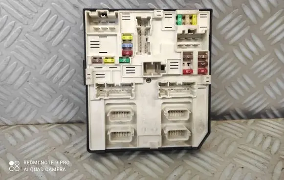 Renault Master III Fuse module 284B66852R 519543E08 USM2010