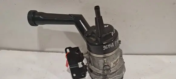 Peugeot 308 Power steering pump 9684979180