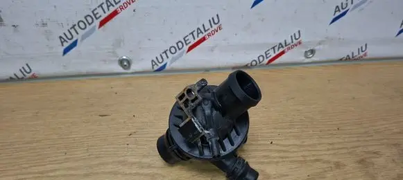 Thermostat/thermostat housing
