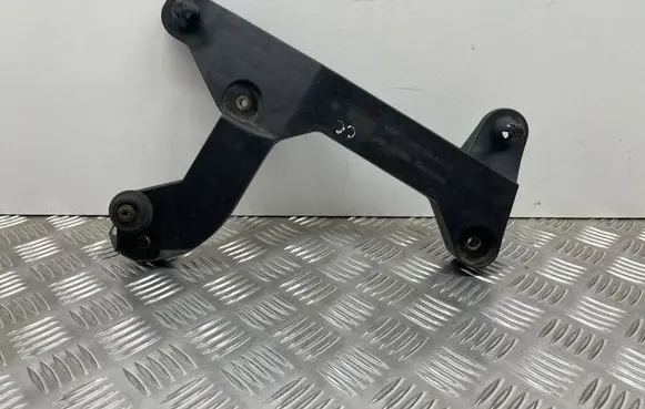 Volkswagen PASSAT CC Air filter cleaner box bracket assembly 1K0129671B