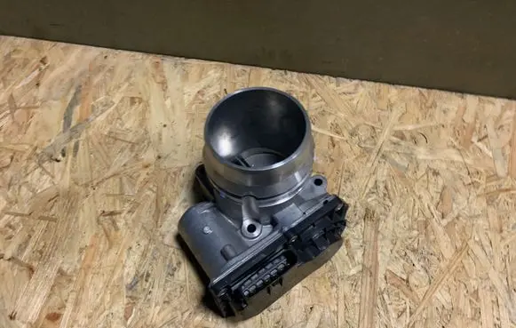 Volvo XC90 Throttle valve 31293736