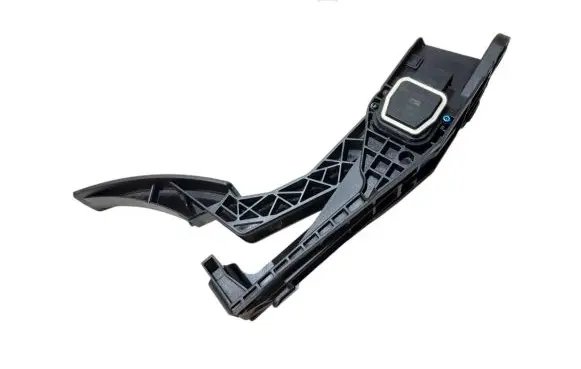 Mercedes-Benz ML W164 Accelerator throttle pedal A1643000104 ZGS005 130405