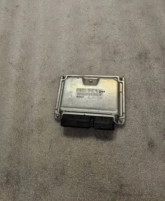 Audi A4 S4 B6 8E 8H Engine control unit/module 8E0907401P 1039S01060 0281011136