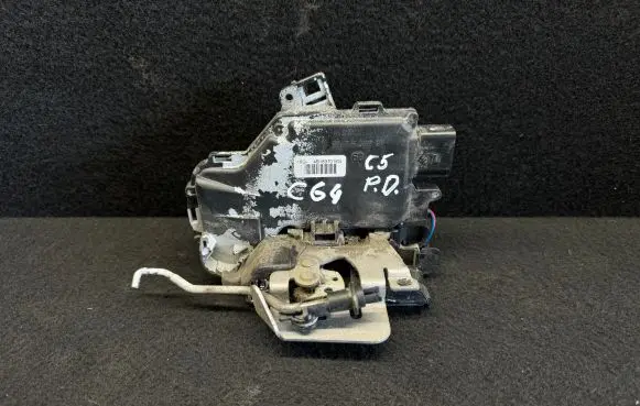 Audi A6 S6 C5 4B Front door lock 4B1837016G