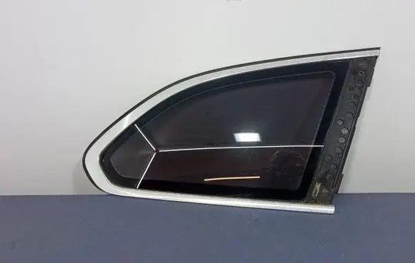 BMW 5 E60 E61 Rear side window